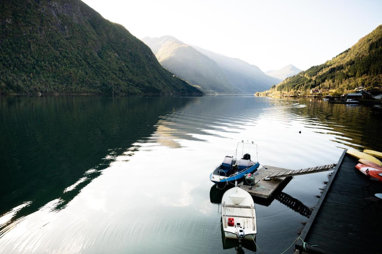 Fjaerland Fjordstove Hotell - Huseby Hotelldrift As Esterno foto